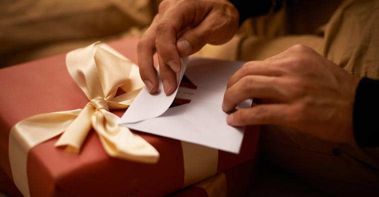 How to Determine the Perfect Gift for Anyone: Step-By-Step Guide & Expert Tips