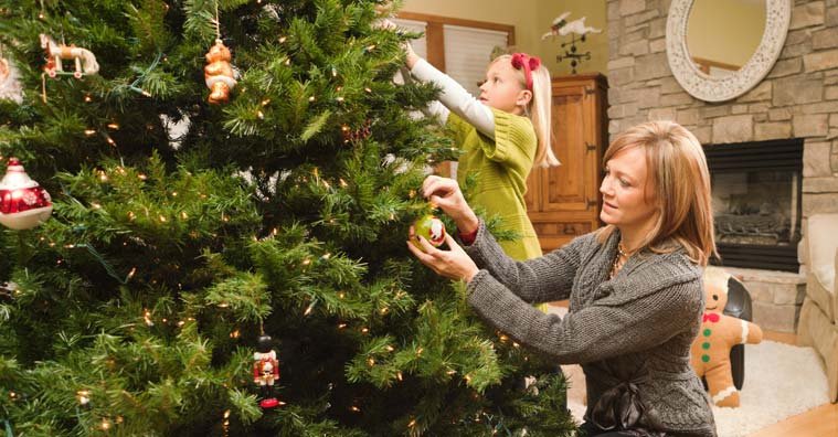 Artificial Christmas Tree Buying Guide: 7 Important Things to Consider