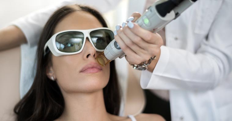 Women’s Facial Hair Removal: Expert Guide to Best Options Women’s Facial Hair Removal: Expert Guide to Best Options